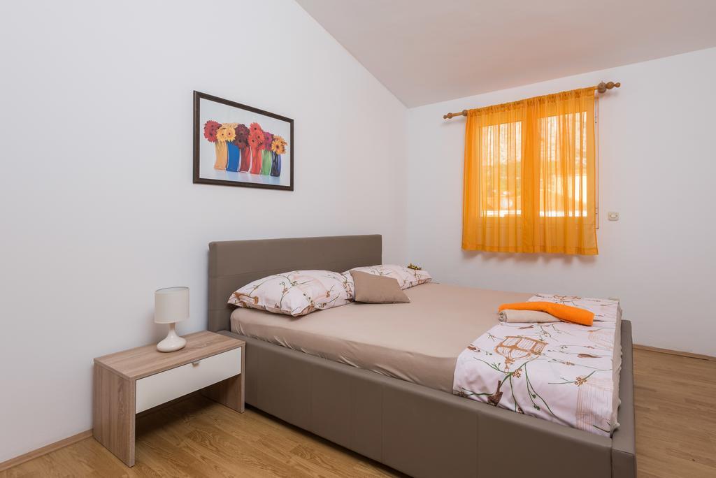 Apartments Karla Оребич Экстерьер фото