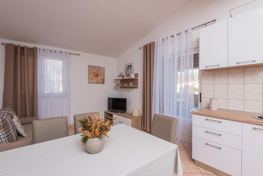 Apartments Karla Оребич Экстерьер фото