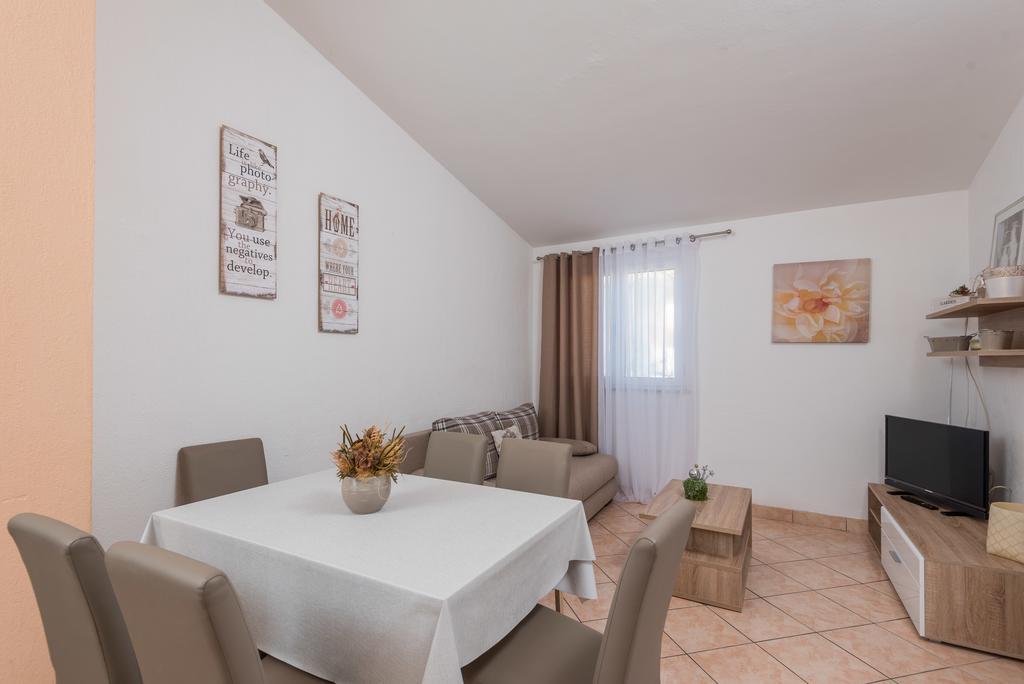 Apartments Karla Оребич Экстерьер фото