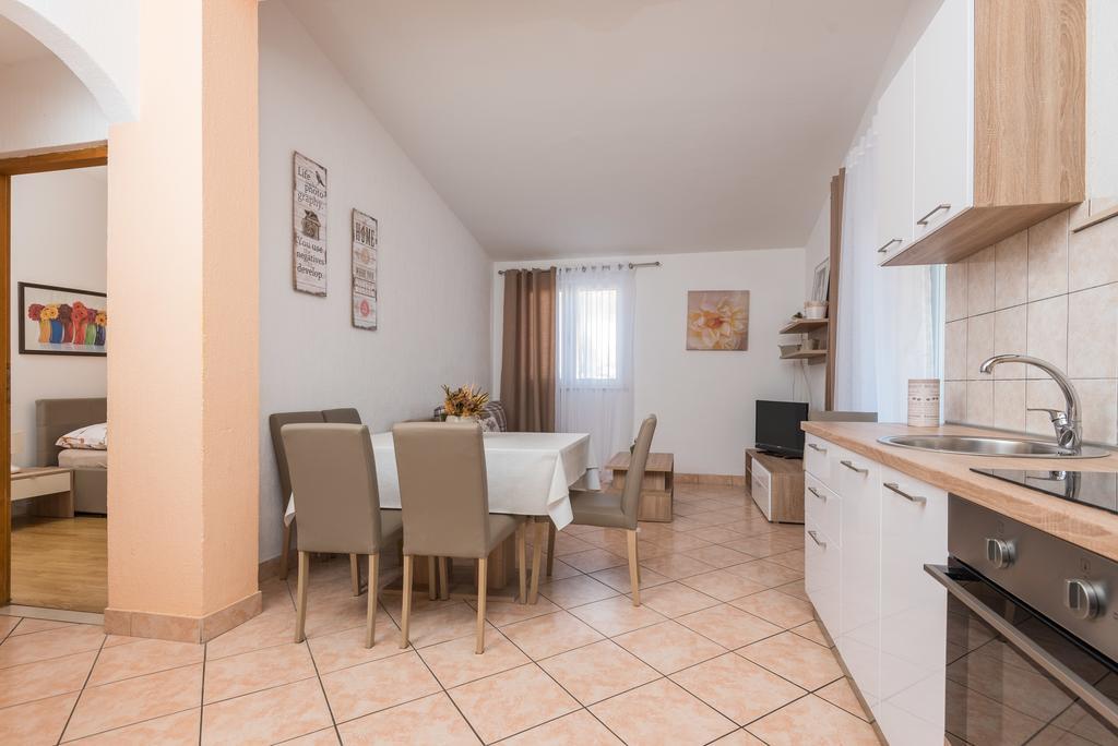 Apartments Karla Оребич Экстерьер фото