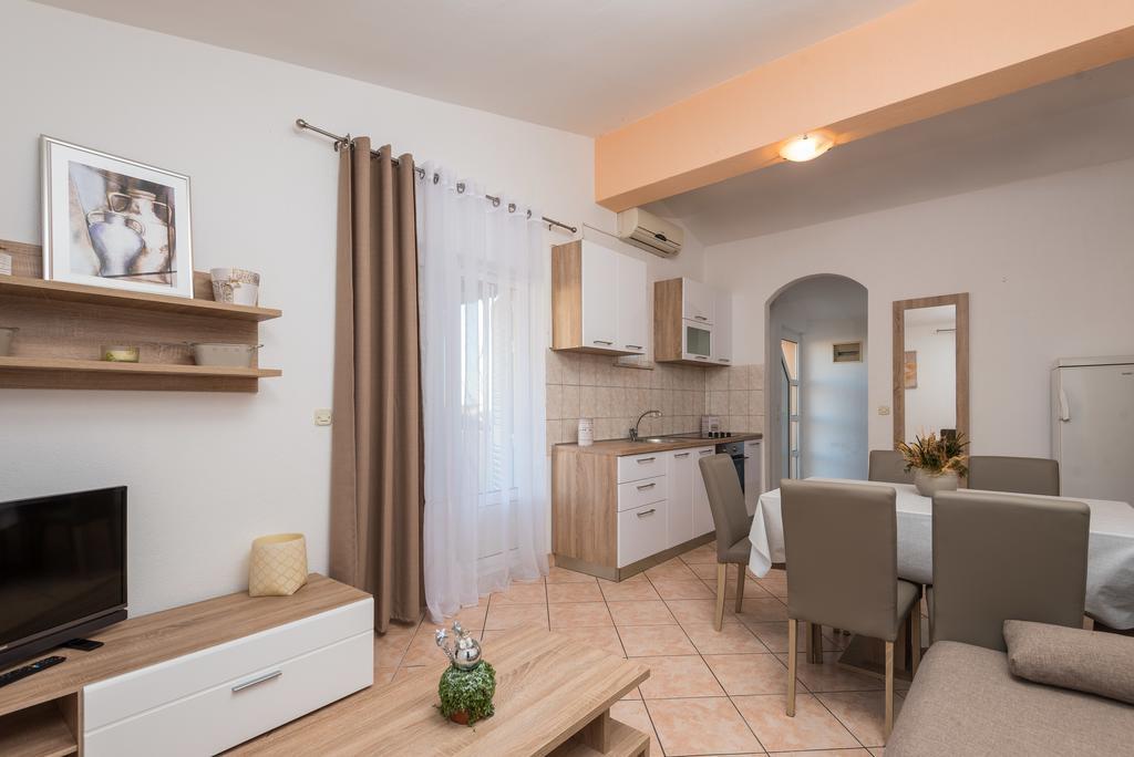 Apartments Karla Оребич Экстерьер фото